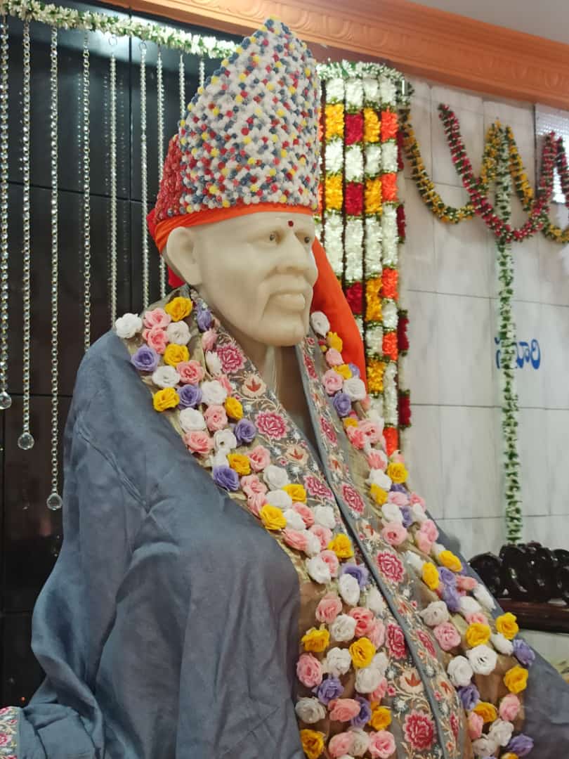 Sai Baba murti in the sanctum