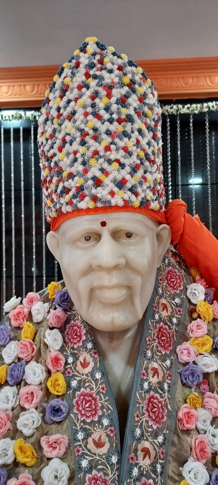 Murti with ornamental details